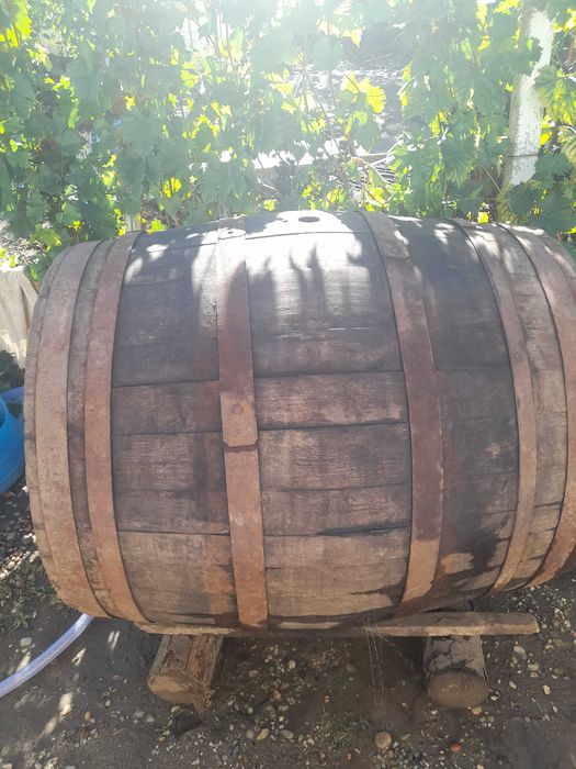Butoi vin 45 litri.