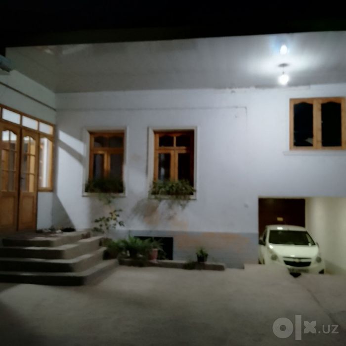 Hovli sotiladi 8 sotix