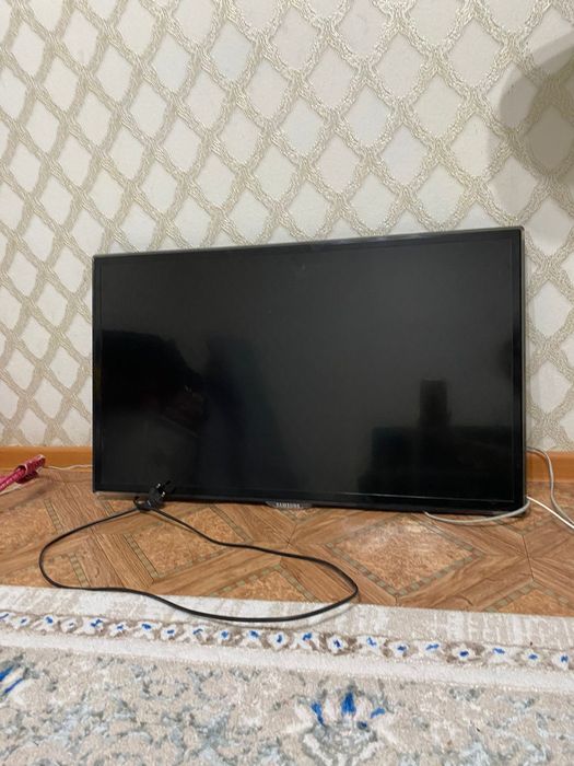 Смарт телевизор в хорошем состоянии