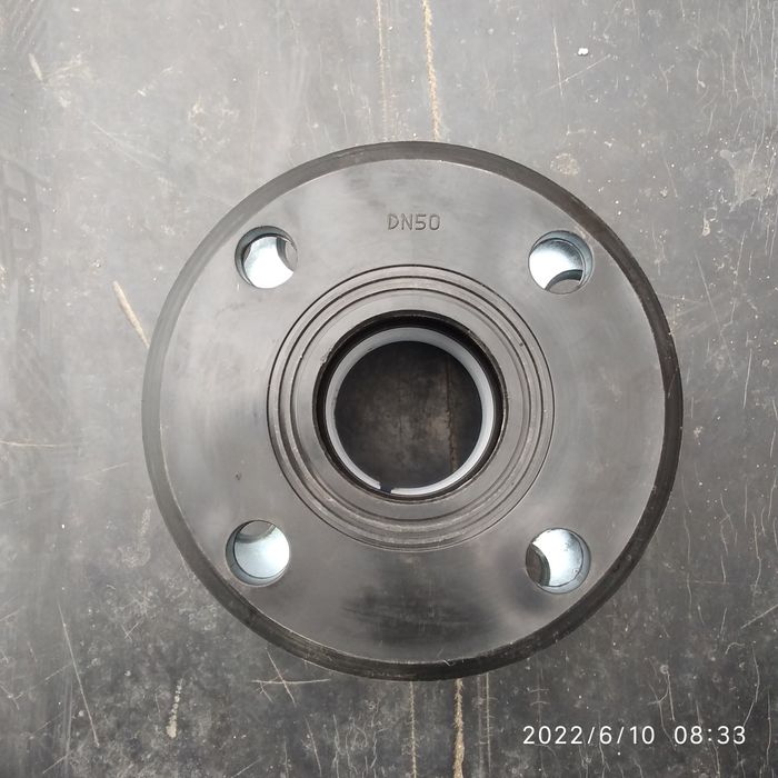 Продам фланец с муфтой под 63 трубу