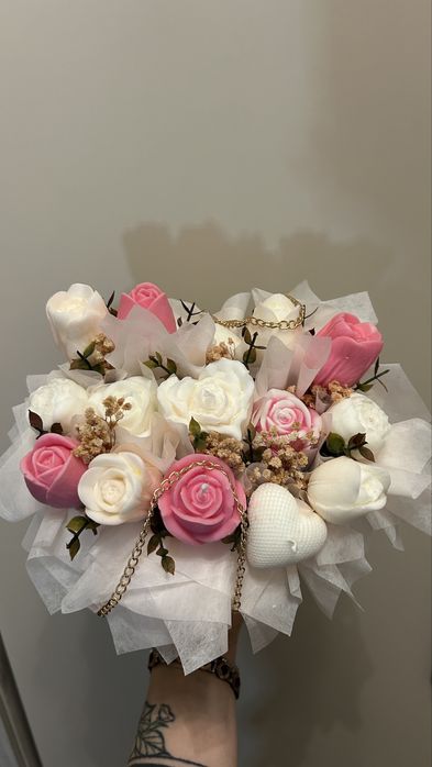 Aranjament floral handmade din ceară de soia !