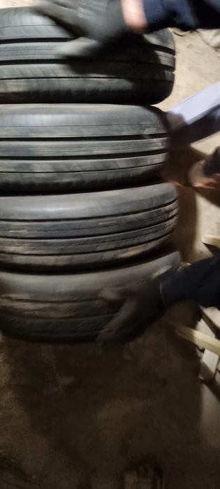 Vând jante cu cauciucuri de vara pe 14