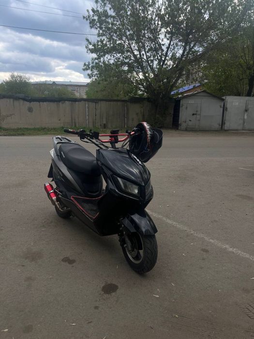 Продам скутер м8