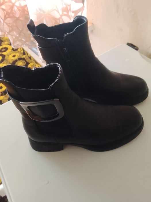 Продам  кожаные сапожки