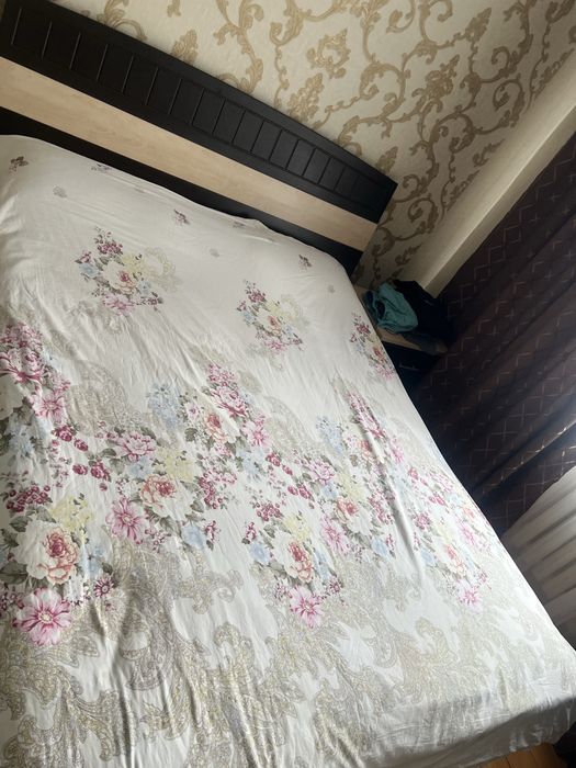 Продам Кровать двуспальная