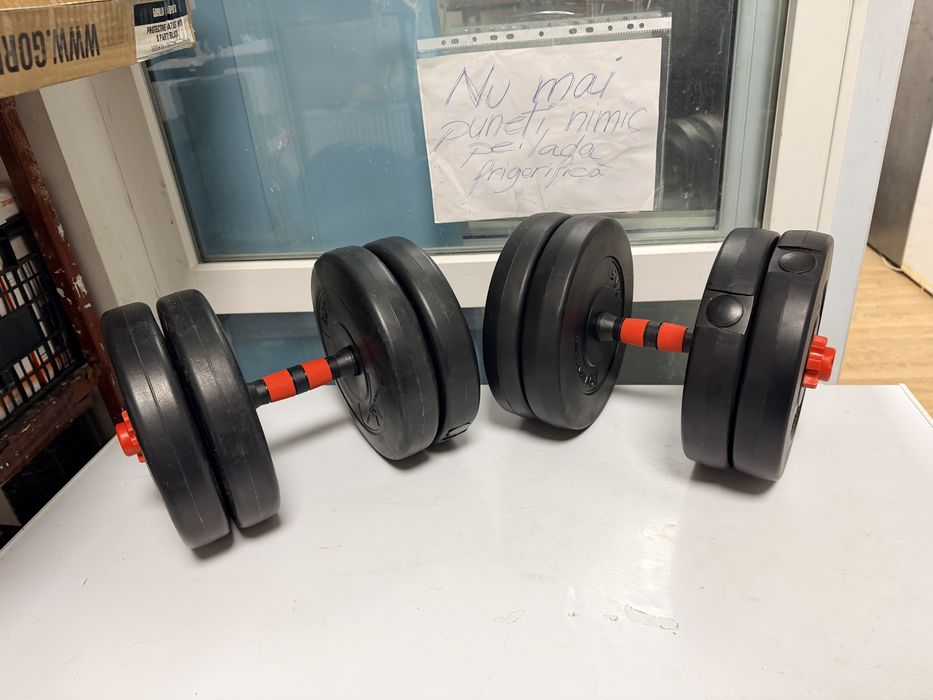 Gantere reglabile noi set 40 kg. 20 kg+20 kg=40 kg. Pret 300 lei