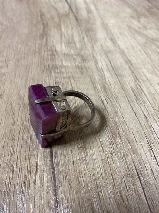 Кольцо рубин корунд  в серебряной оправе