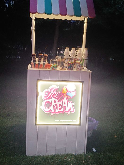 Toneta de înghețată limonada vata de zahar pop corn hott dog