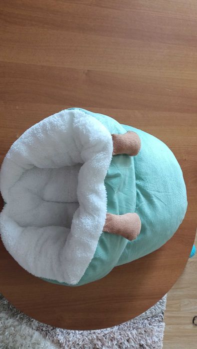 Culcușul pisici/căței+ un covoraș