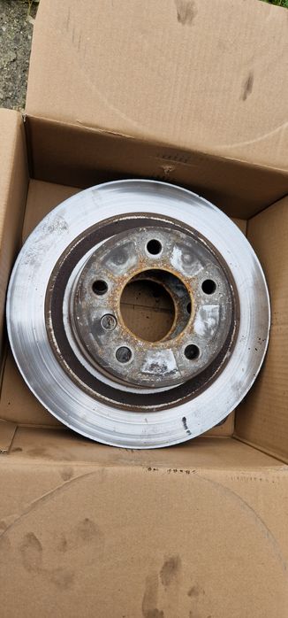 Vând discuri+plăcuțe frână spate bmw e90/91