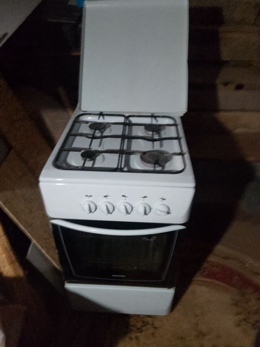 Продам газ плиту