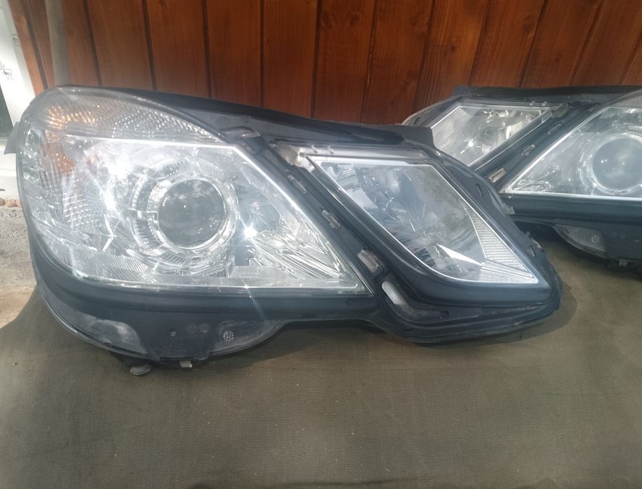 Faruri  originale Hella Mercedes E Class W212 2011 cod 1EL010800-02