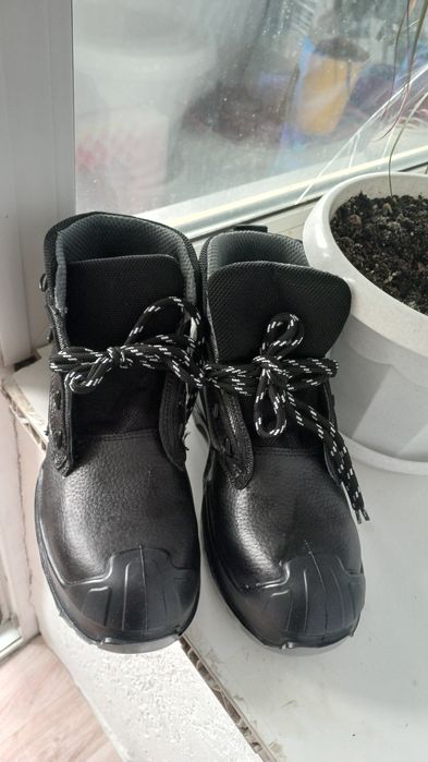 Продам берцы новые