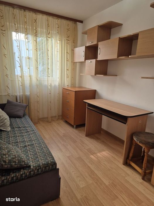 Apt 3 camere nedecomandat, zona Malu Rosu, et 1/4