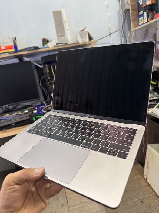 Macbook Pro A1708
