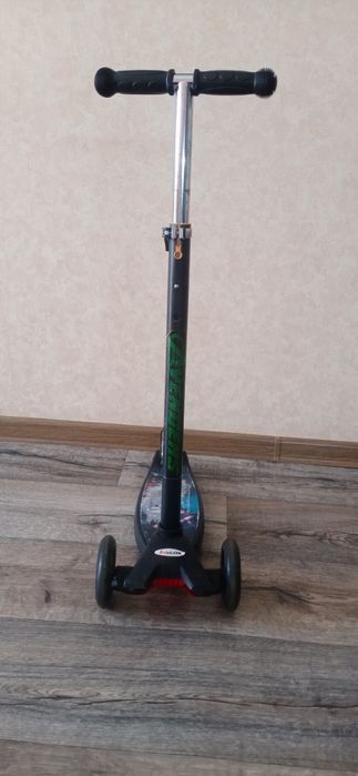 Продам самокат детский