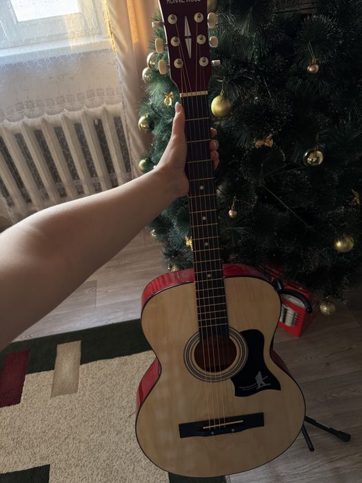 Продам гитару 20.000