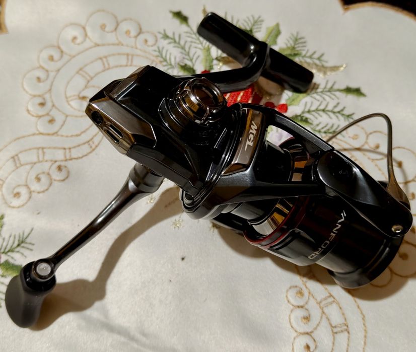 Продавам спининг макара!