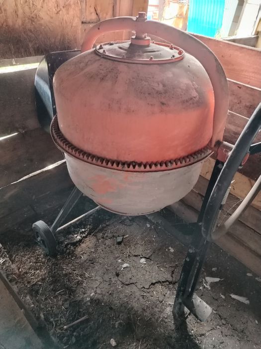 Продам Бетономешалку, Компрессор, помпу.