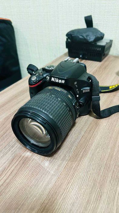 Nikon D5000 продам