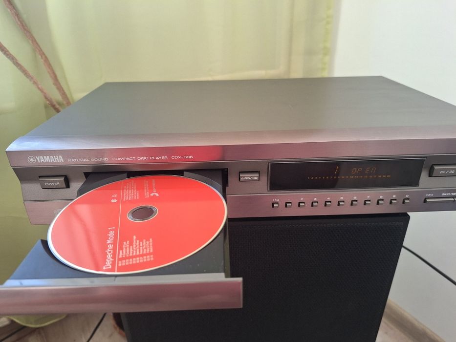 CD player Yamaha CDX-396