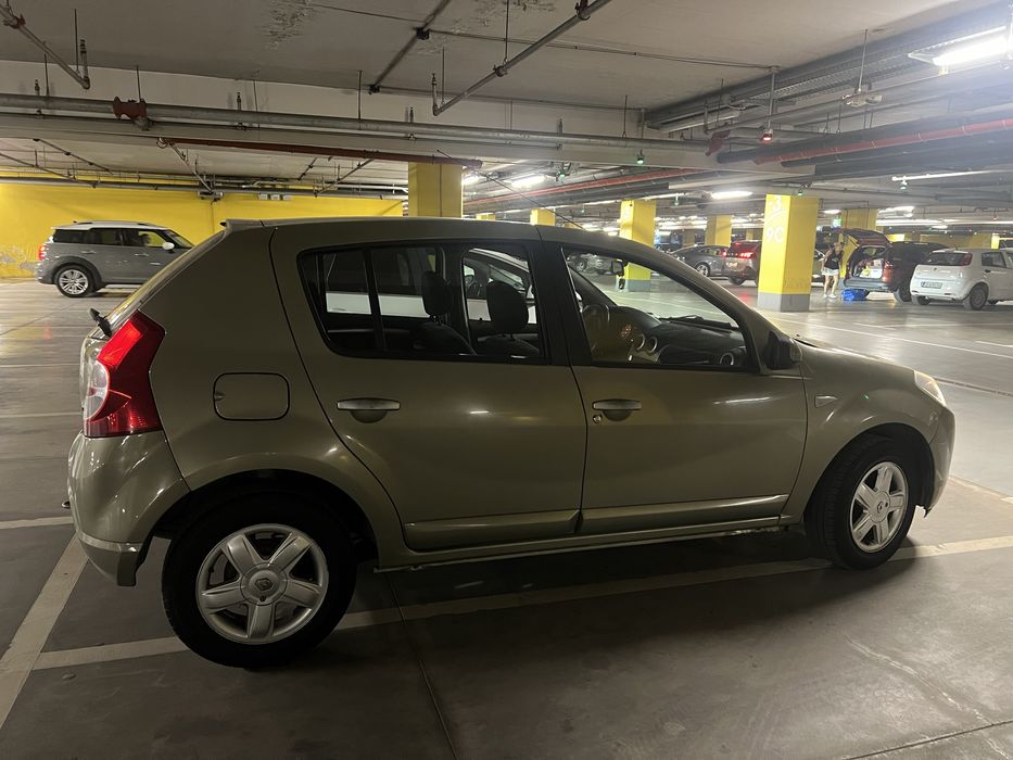 Кола под наем- LOW COST RENT A CAR