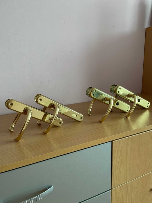 Дръжки за врата, цвят злато