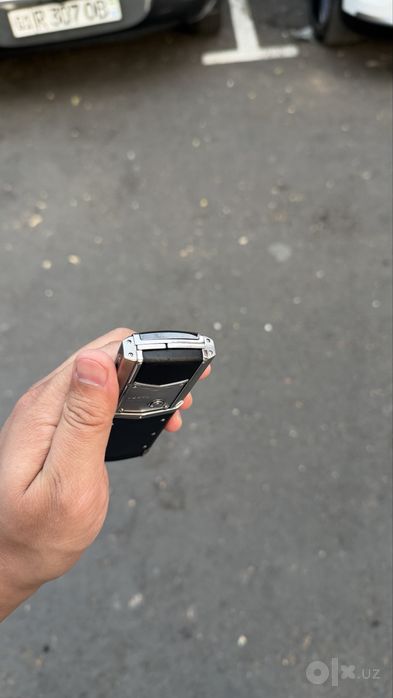 Vertu Signature.