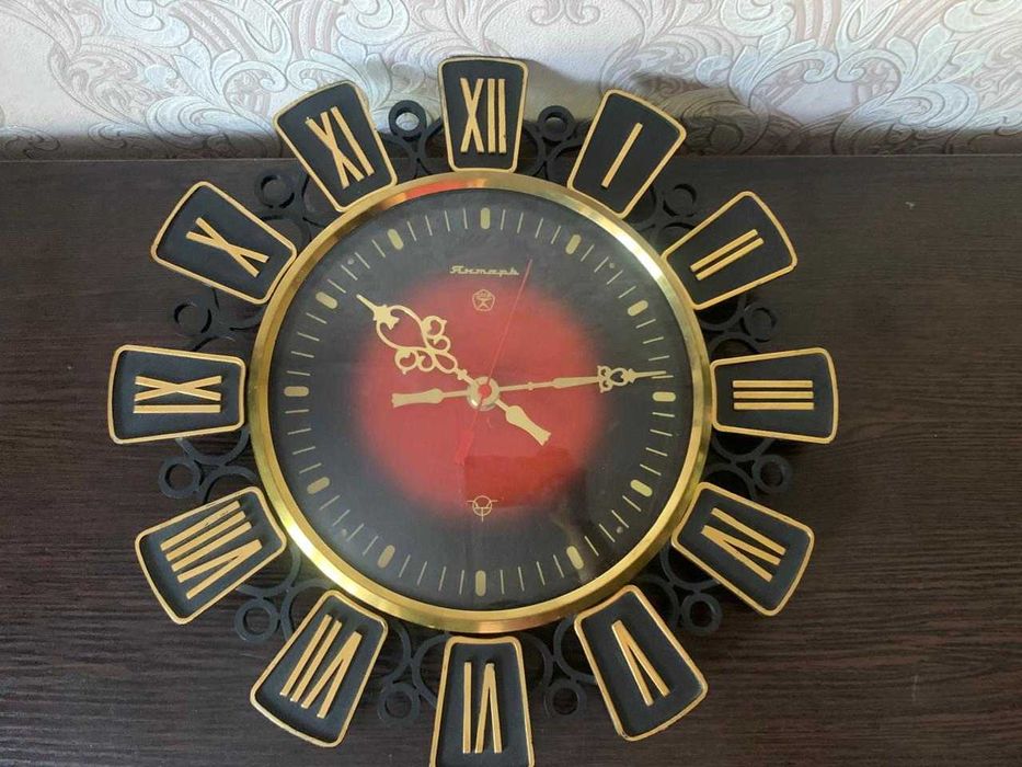 Часы настенные Янтарь советские