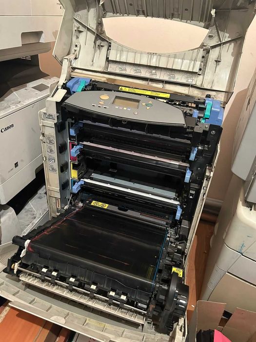 Продам HP Color LaserJet 5550