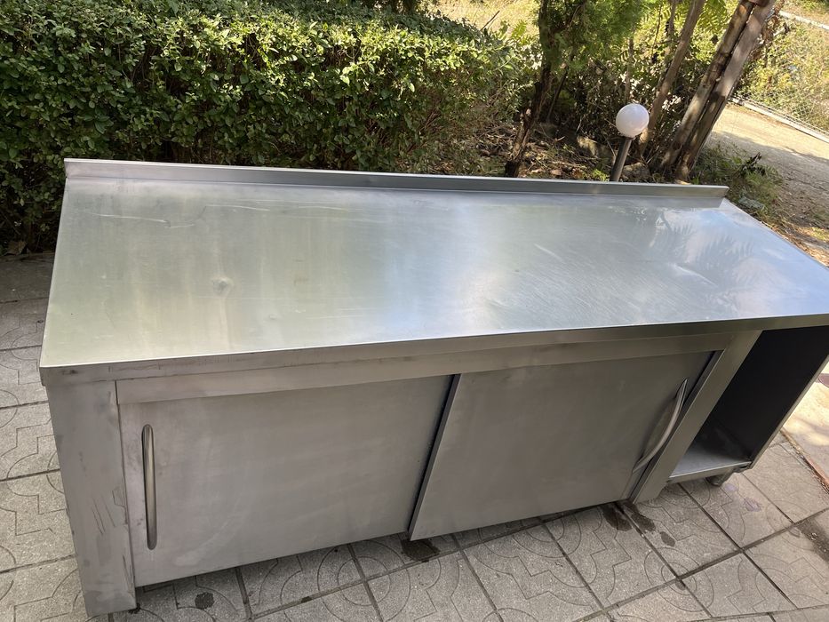 Работна маса неръждавейка