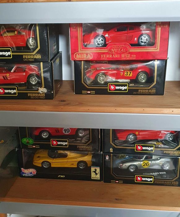 Machete Ferrari scară 1:18,diferite modele si producători