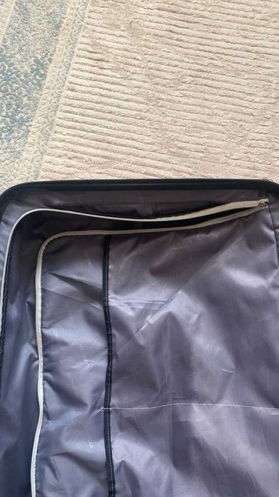 Продам чемодан б/у