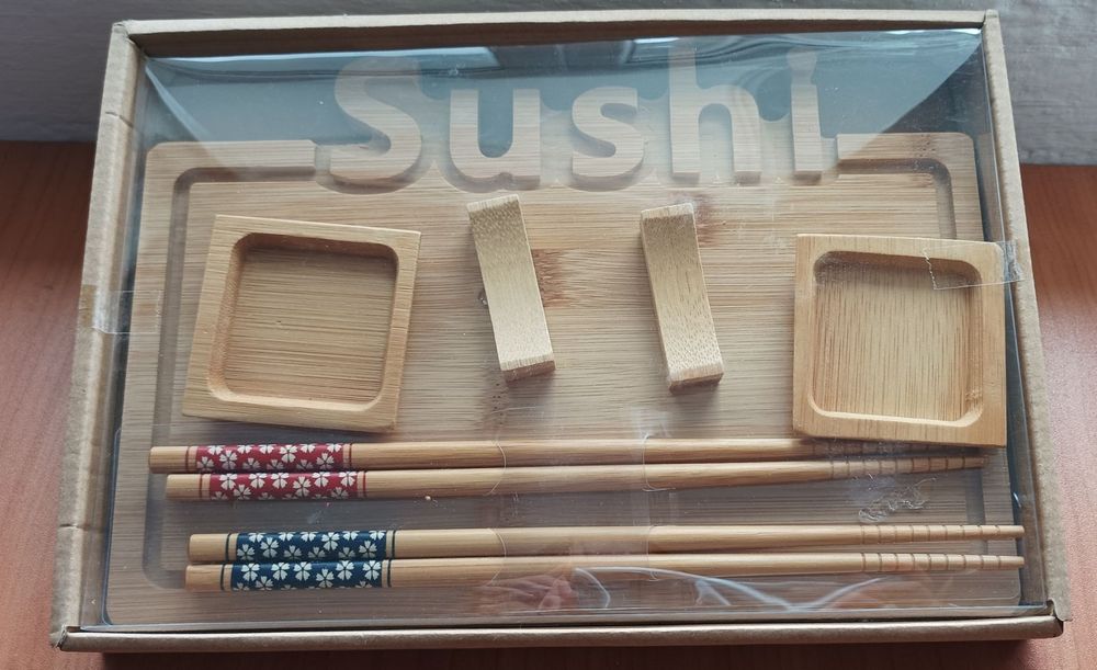 Нов! Луксозен бамбуков Сет за суши, за двама