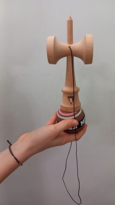 Kendama KROM strogo neapolitan