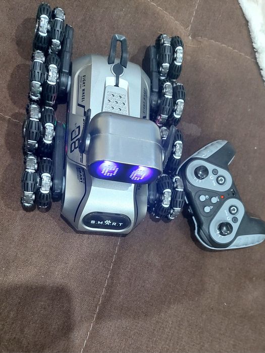 Куче робот за каскади с дистанционно