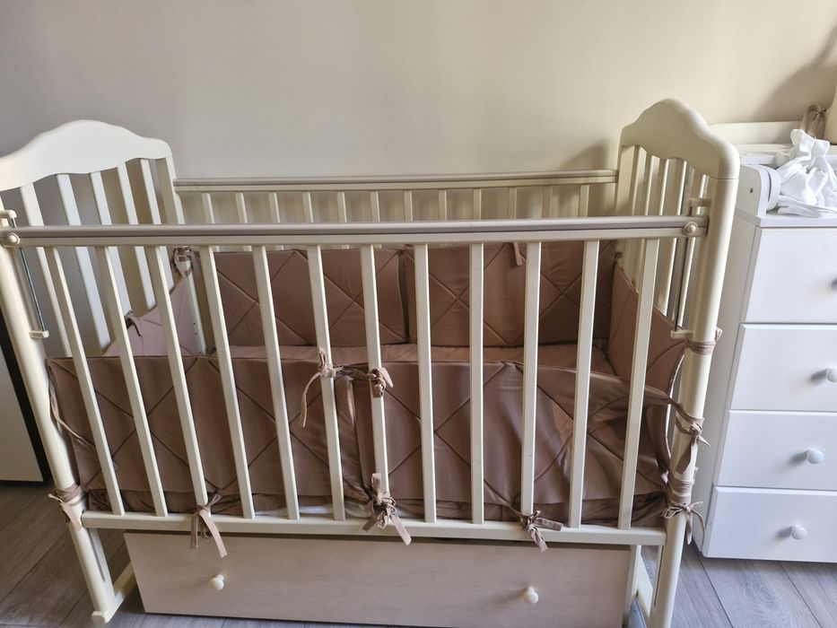 Продаю манеж в хорошем состоянии