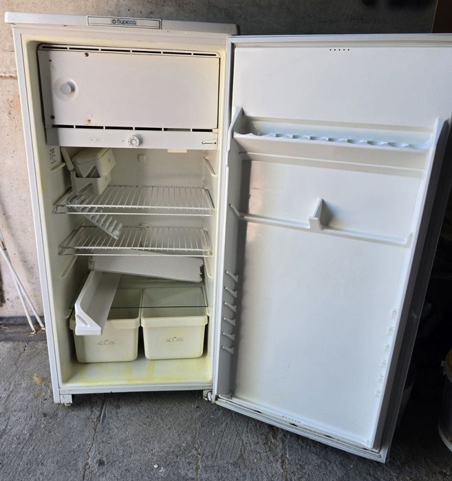 Продам недорого холодильник.