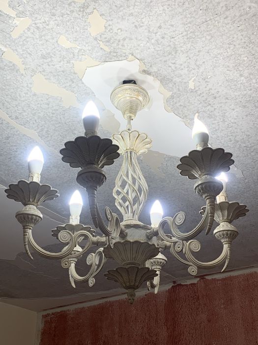 Продается люстра в хорошем состоянии