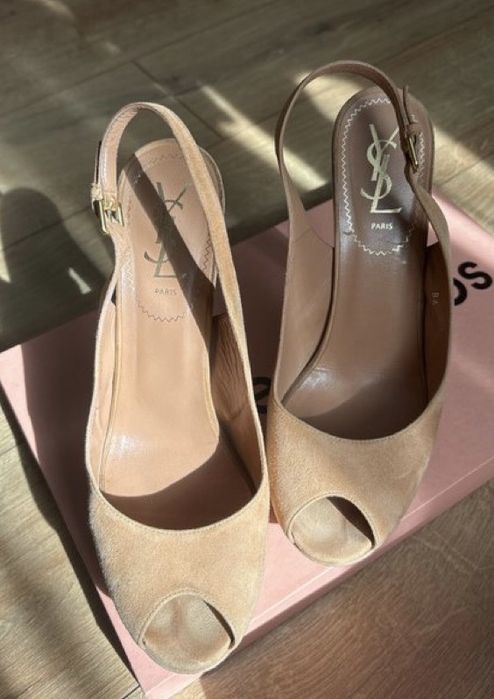 Tocuri Yves Saint Laurent