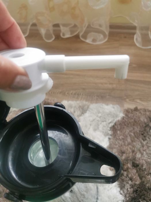 Продавам голям гръцки термос с помпа