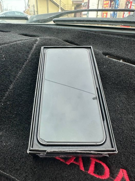 Самсунг s23 5G 256г