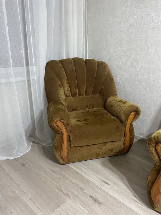 Продам диван и 2 кресла