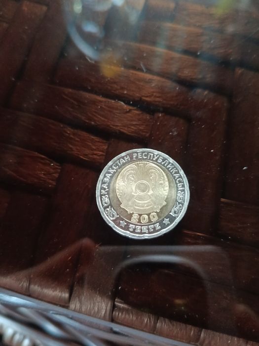 Продам 200тенге новые 80лет