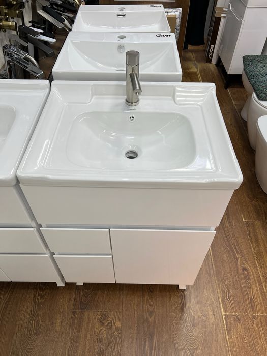 Раковина со шкафом