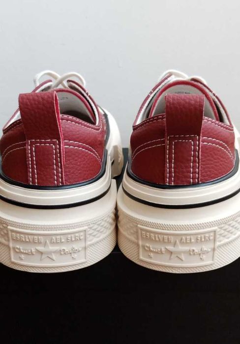 Продаю кеды новые