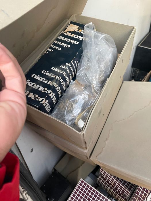 Резистори 200 000 бройки