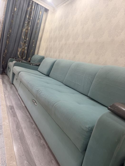 Продам мягкий уголок, диван + 2 кресла