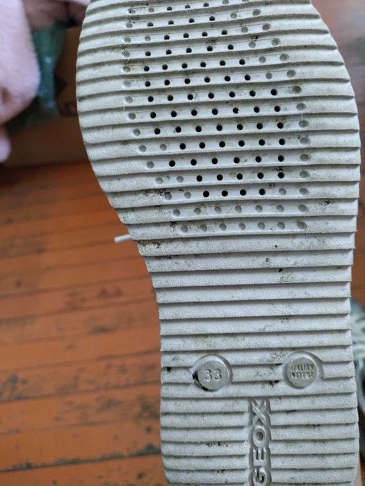 Vând adidași de firmă