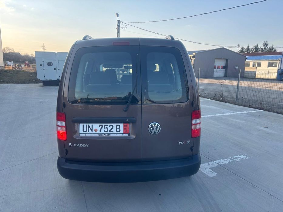 Vând vw cady 2011 motor de 1'6 diesel impecabil